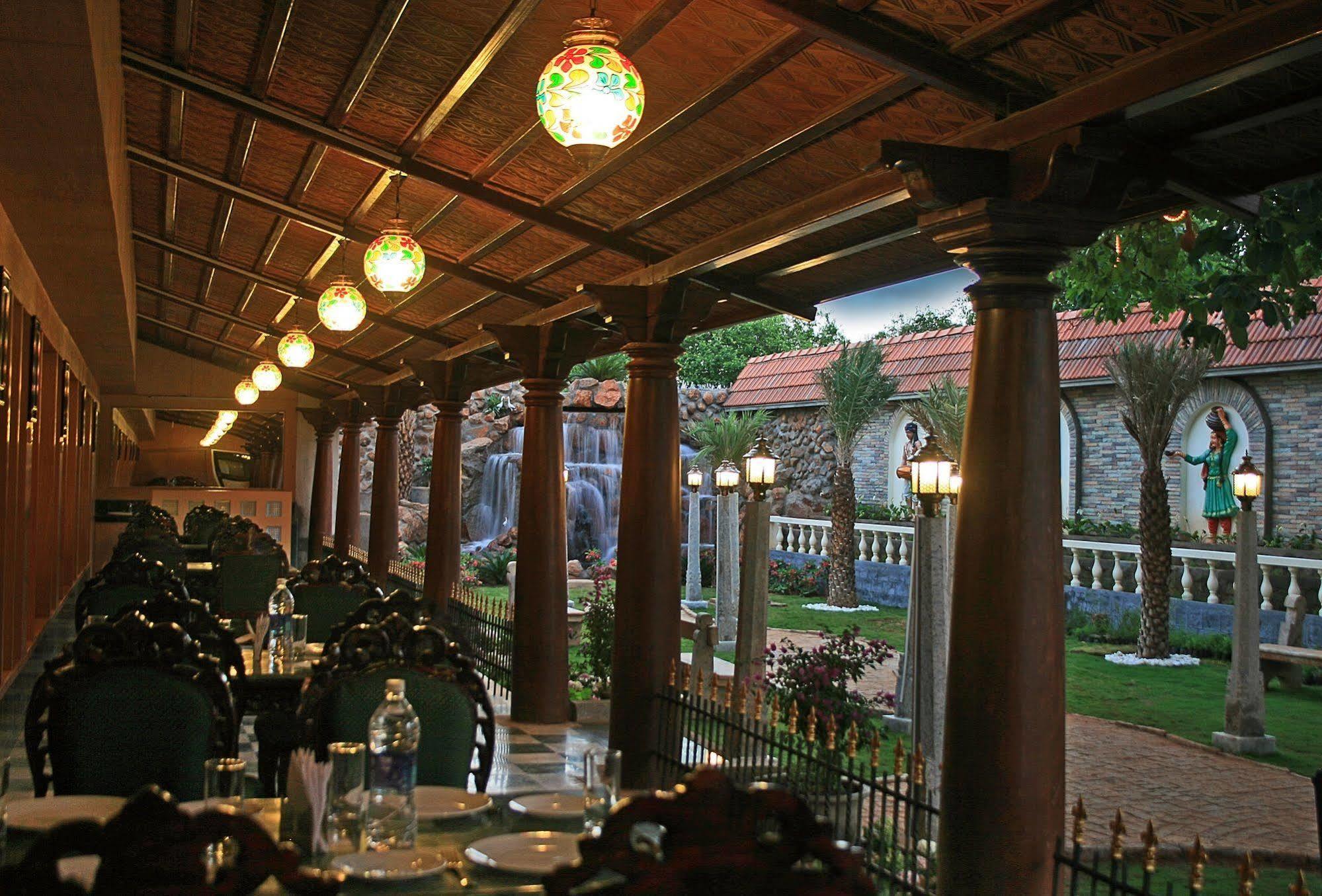 Kumararraja Palace Yelagiri Esterno foto