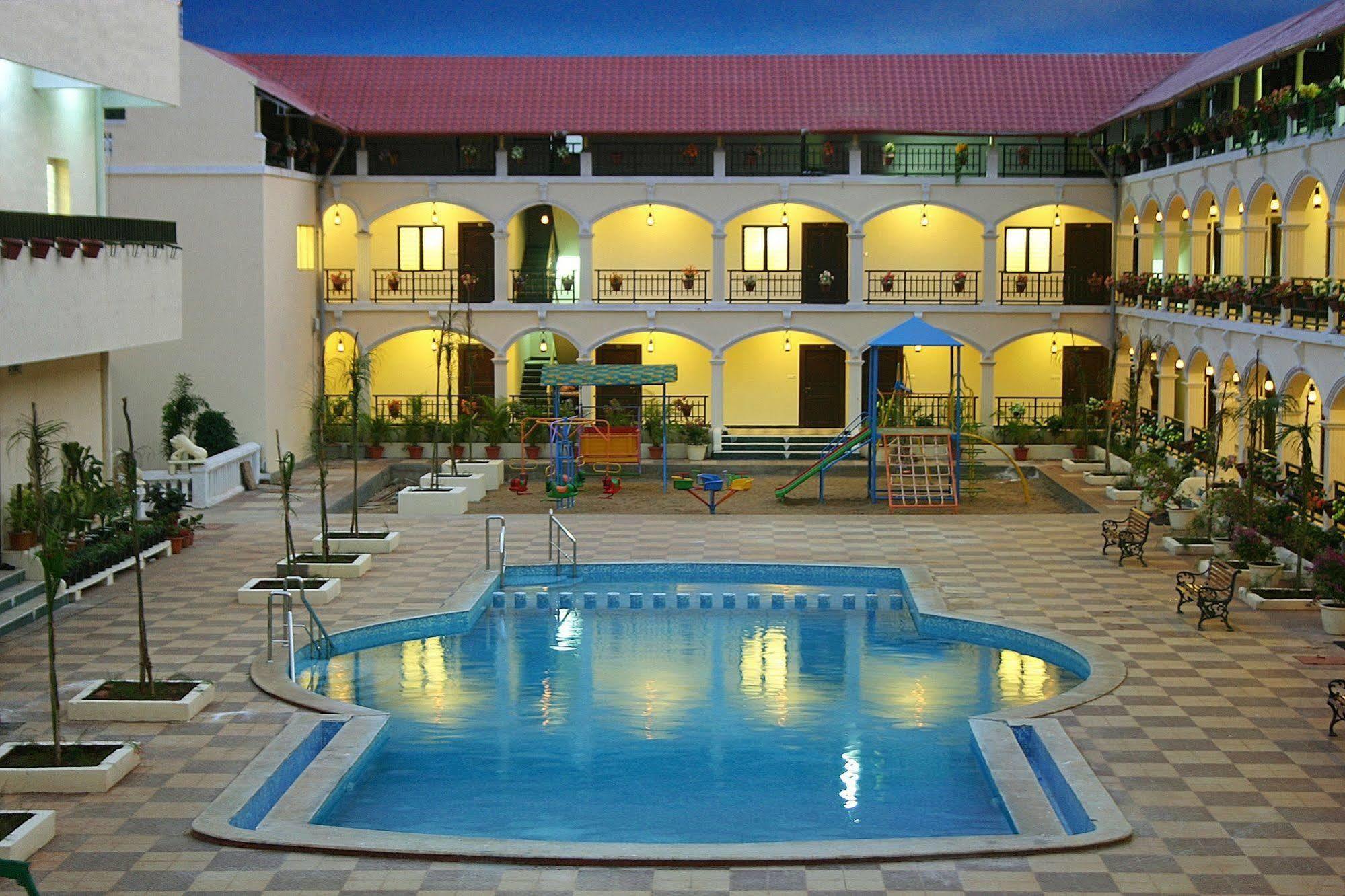 Kumararraja Palace Yelagiri Esterno foto